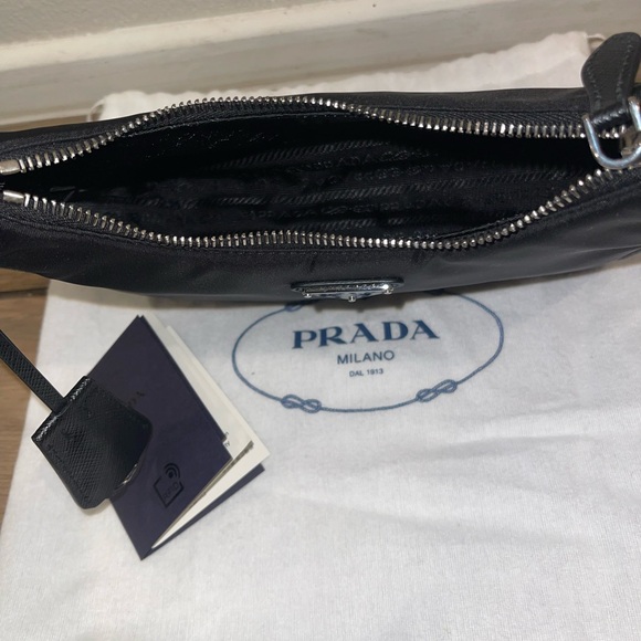 Prada Re-Edition 2005 Re-Nylon and Saffiano mini bag - Picture 3 of 7